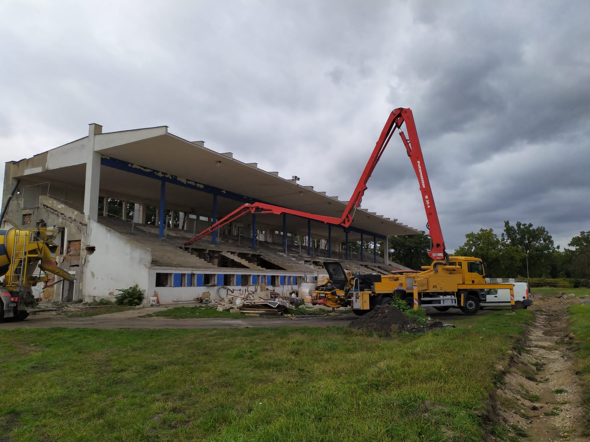 Výstavba fotbalového stadionu